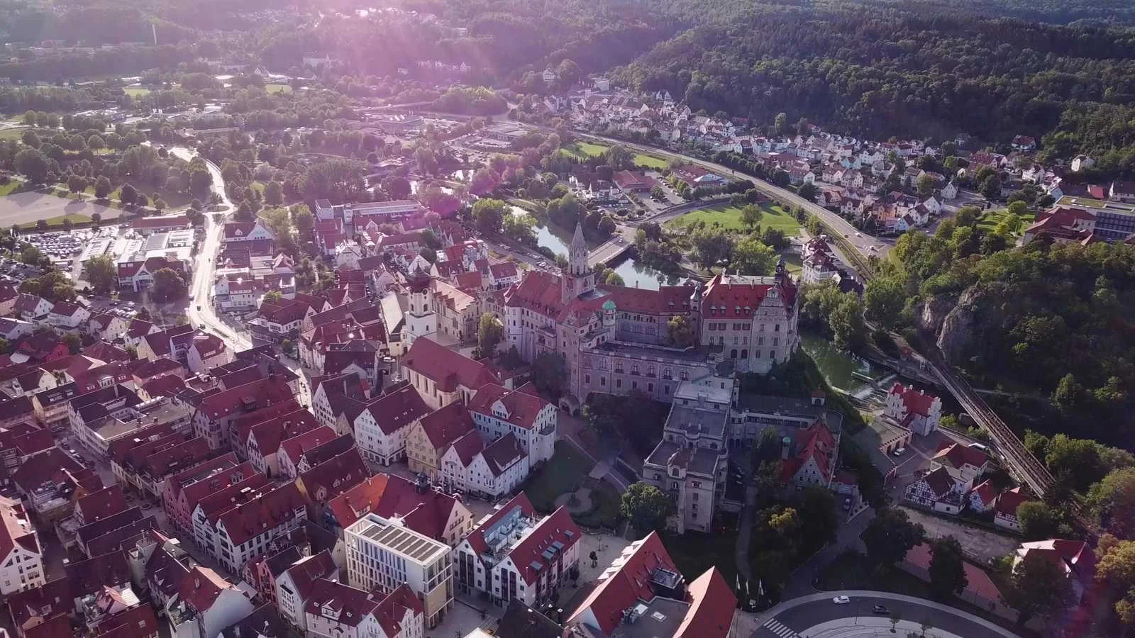 Sigmaringen von oben mit Altstadt und Donautal